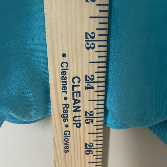 Crown & Ivy Vibrant Blue Scalloped Hem Tank Top Size Medium - Picture 6 of 8